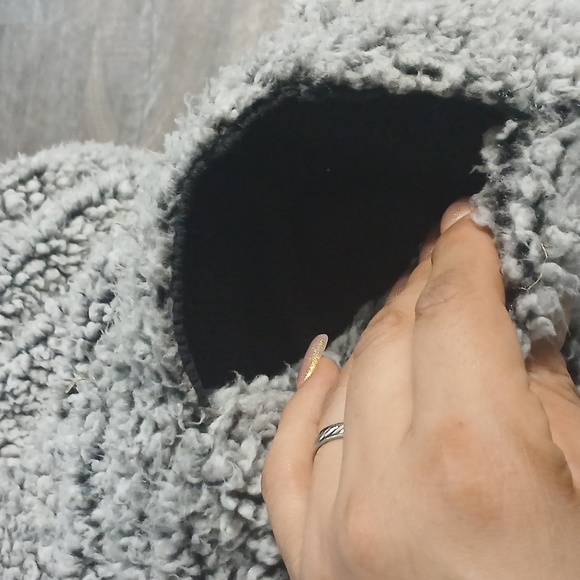 ALPINE SHERPA Gray Sweater, FOR WOMENS,  size L, pre-loved - Picture 5 of 5